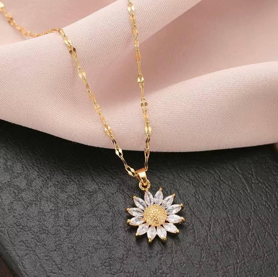 Moonlit Flora: The Bloom of Romantic Renewal [ONLY 1 PIECE!]